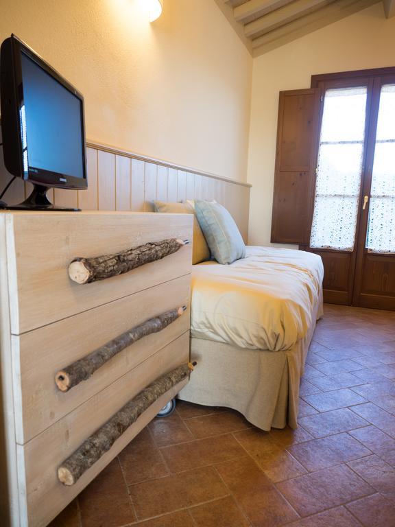 Resort Casale Le Torri Ponsacco Room photo