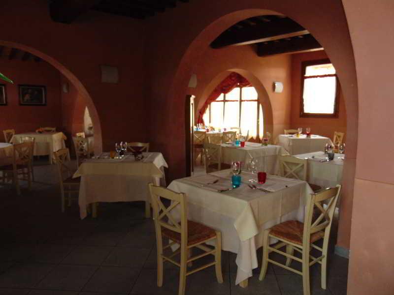 Resort Casale Le Torri Ponsacco Exterior photo